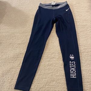 Women’s Nike Pro UConn Huskies Fleece-Lined Leggings, Sz M